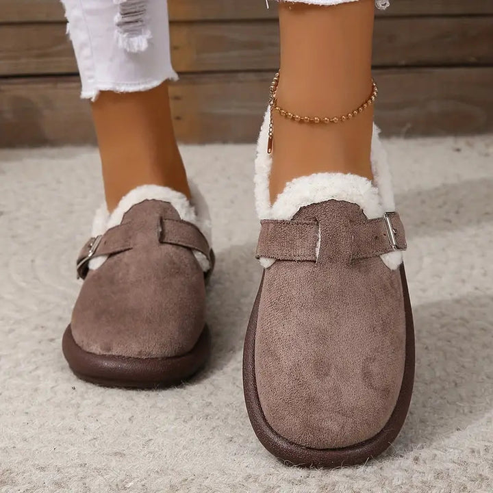Gemütliche gefütterte Slip-On Ballerinas mit Schnallenriemen