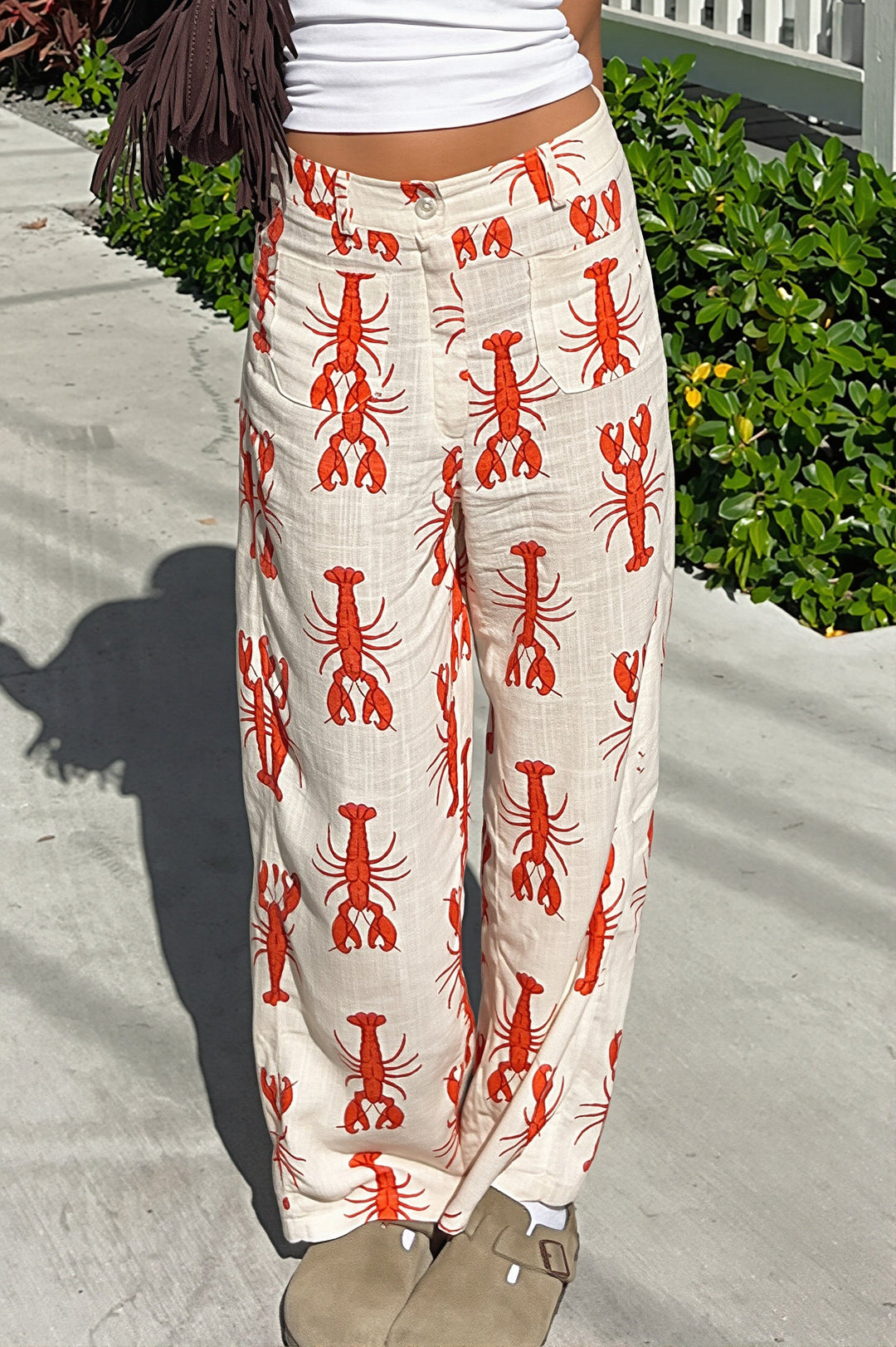 Damen gerade Hose mit Hummerprint und hohem Bund in Rückansicht