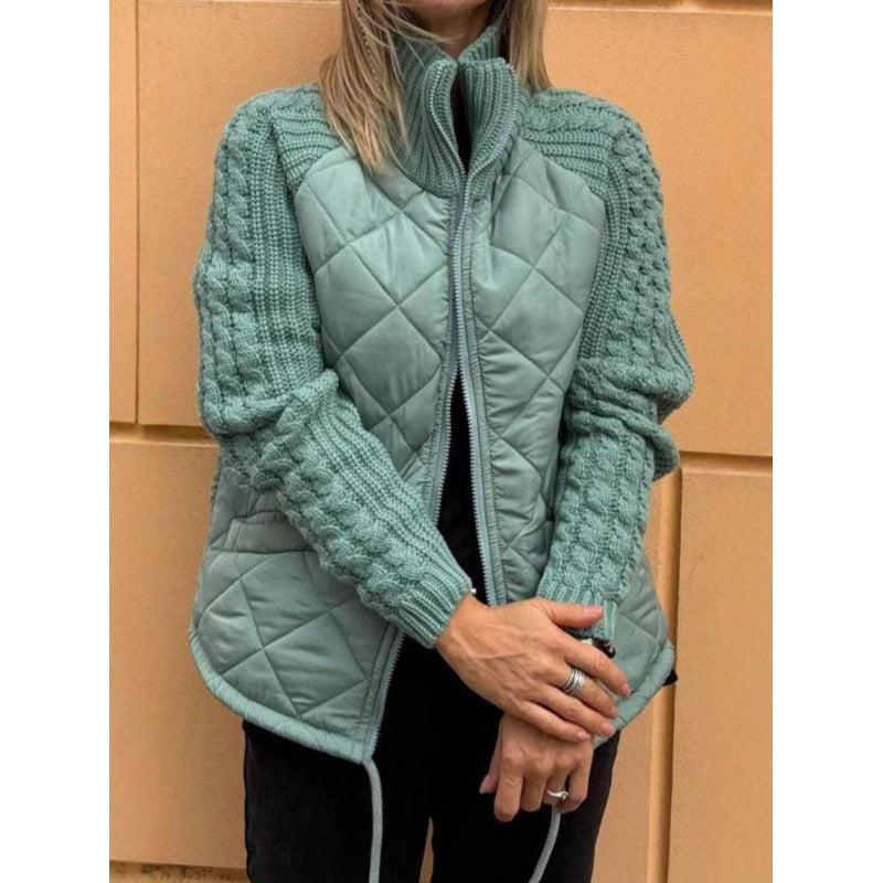 Gemütliche Steppjacke mit Strickärmeln für Damen