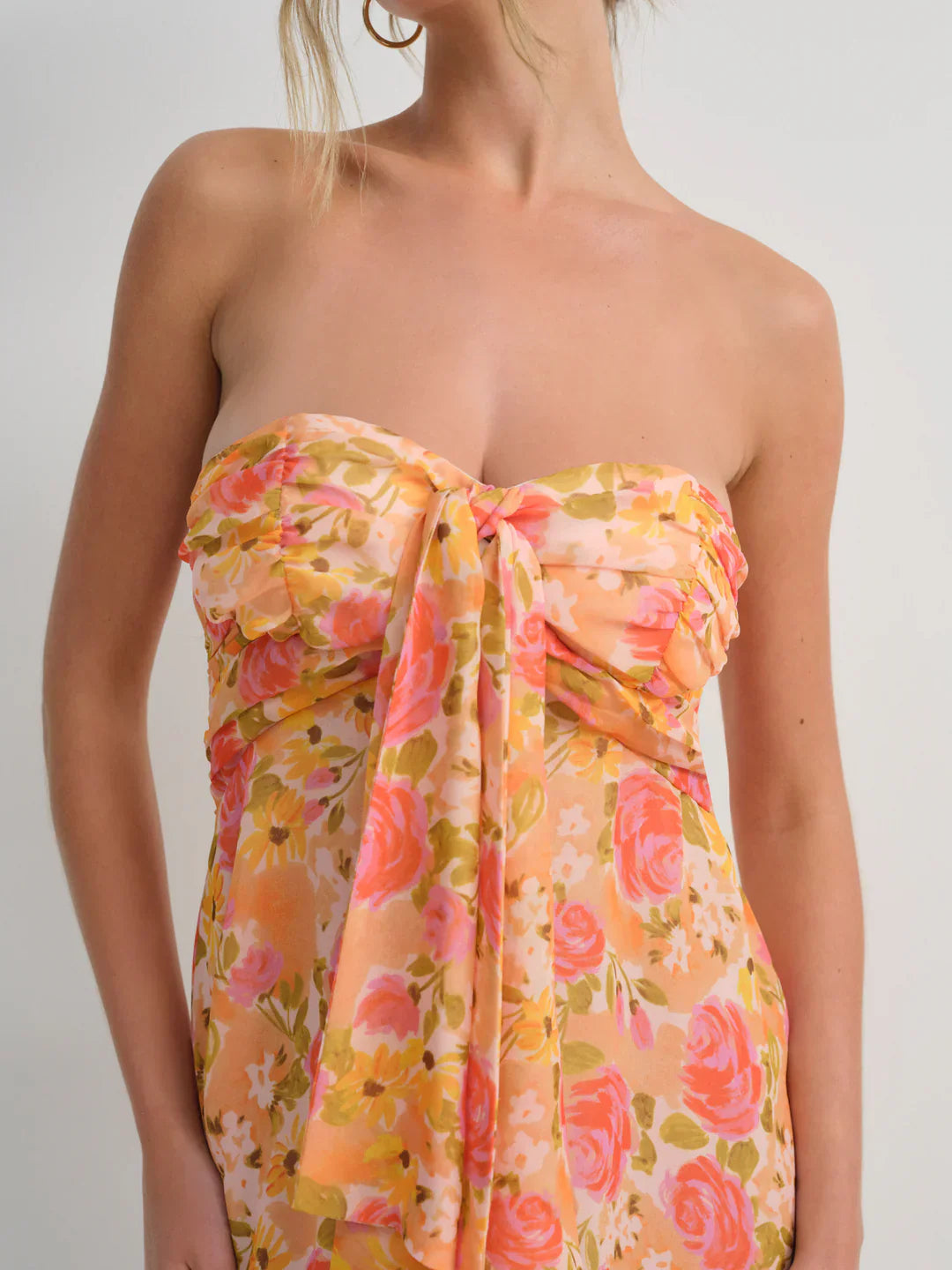 Fließendes florales Boho-Maxikleid