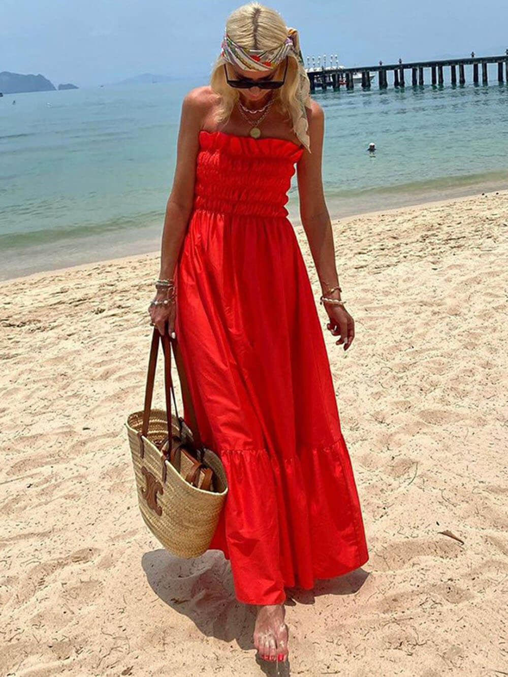 Maxikleid mit schulterfreiem, gerafftem Brustbereich für den Urlaub