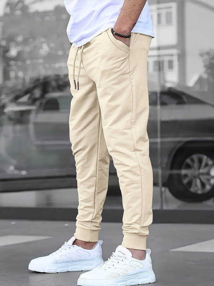 Herren Jogginghose Soft Touch mit schmalem Bein in Seitenansicht