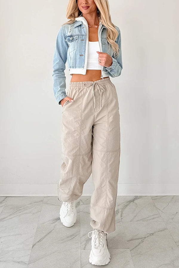 Lässige Jeansjacke mit Kapuze und Patchwork-Muster