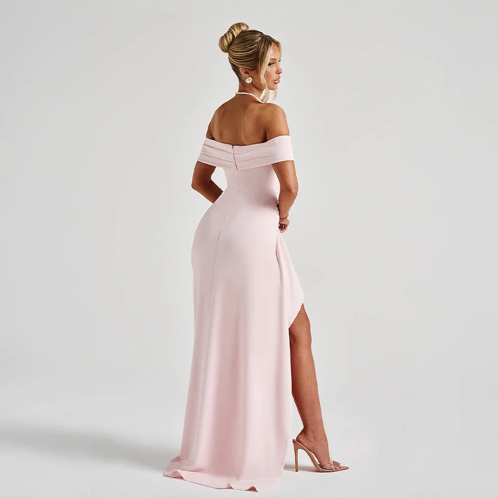 Maxi-Kleid mit seitlichem Schlitz und schulterfreiem Ausschnitt