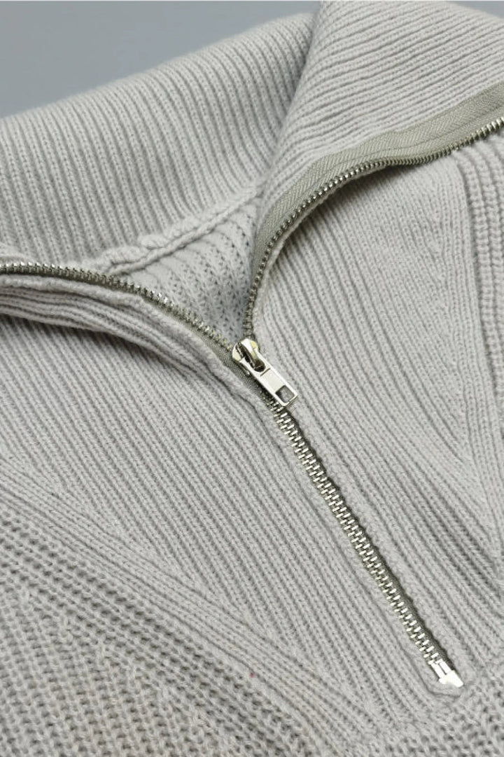 Locker sitzender Pullover mit V-Ausschnitt