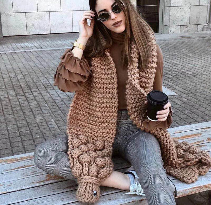Weich fallender Damen-Strickschal im großzügigen Oversize-Design