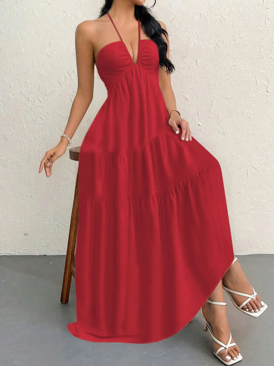 Maxikleid mit Neckholder und Stufen aus transparentem Polyester