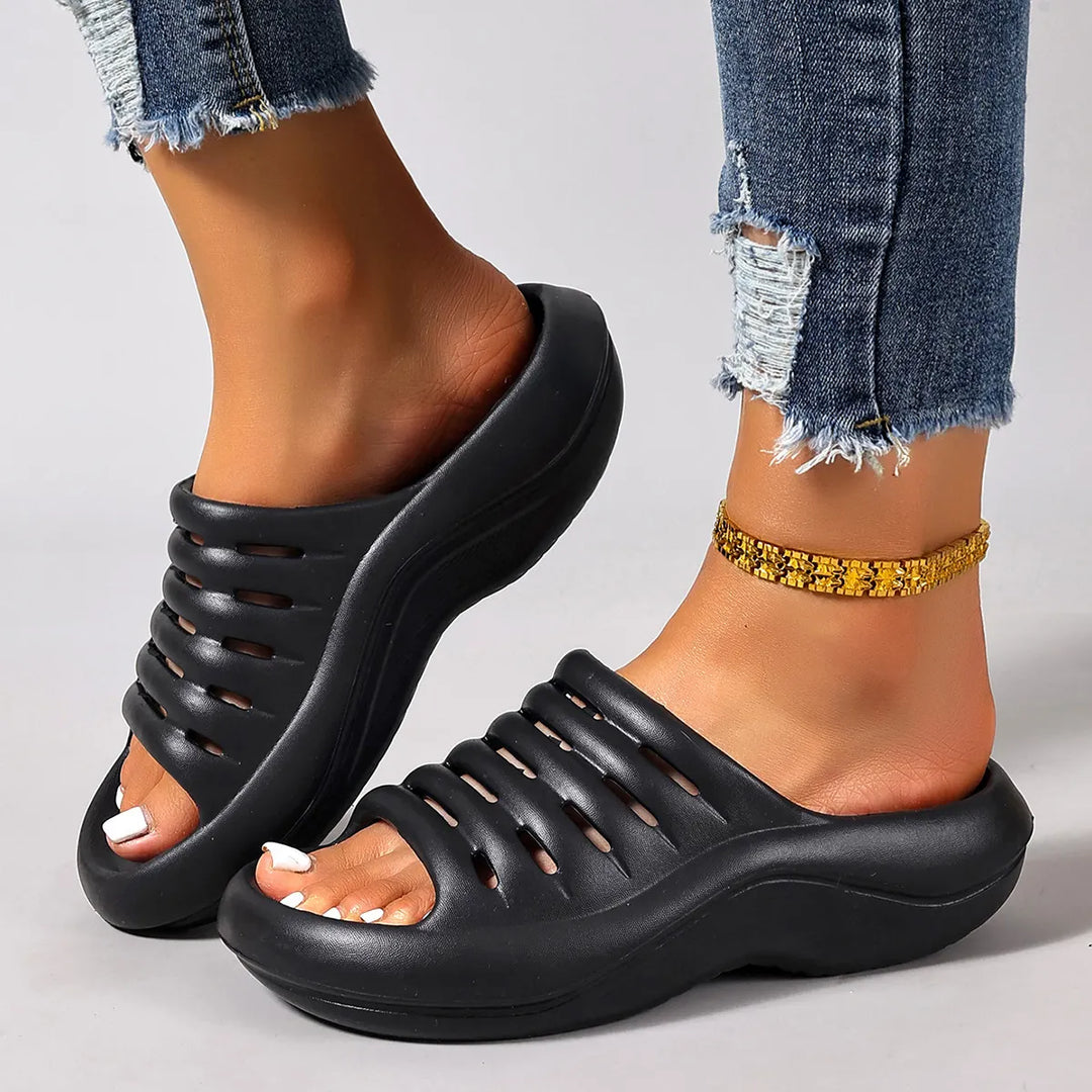 Damen Slip-on Sandalen mit dicker Sohle in Seitenansicht