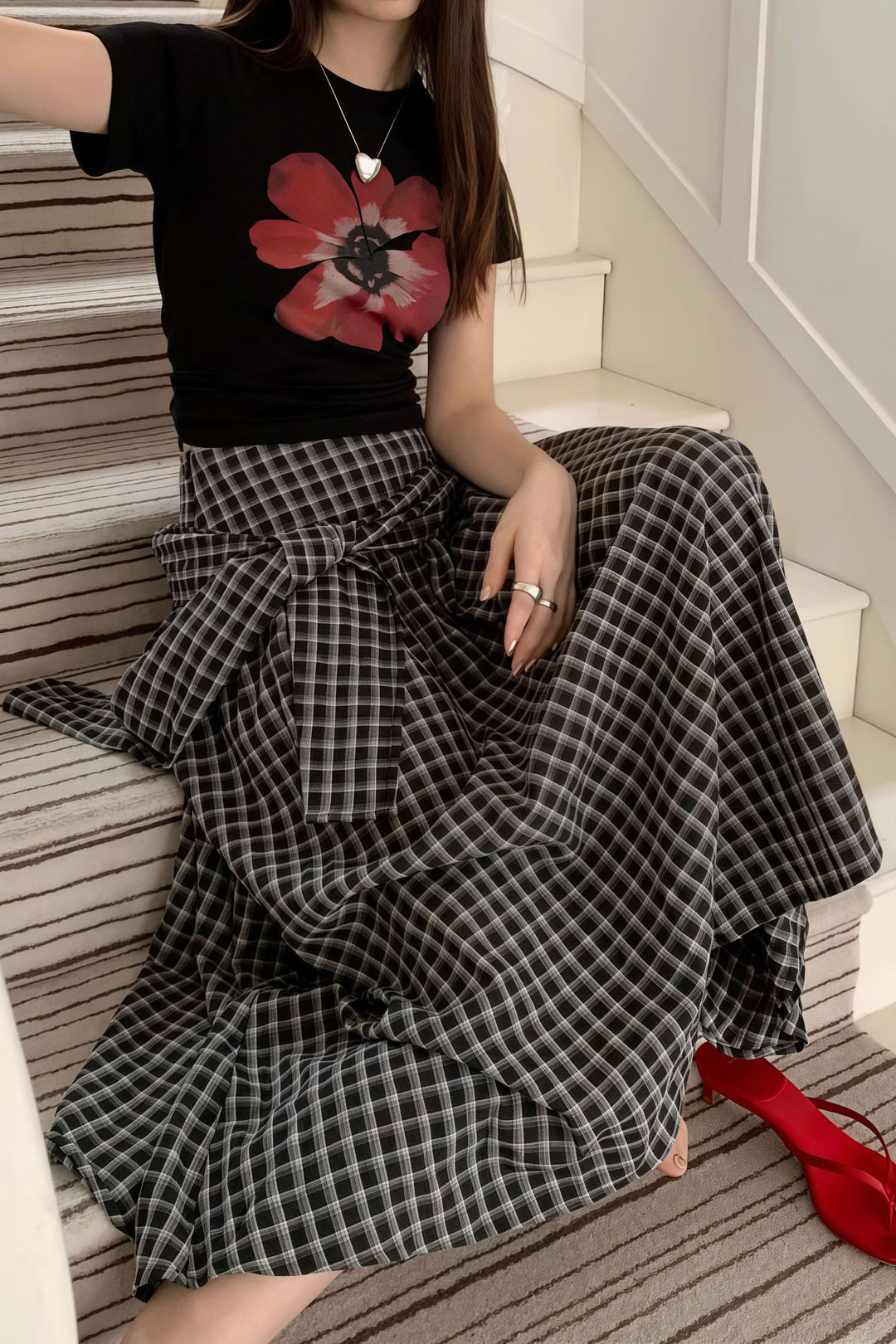 Karierter Polyester A-Linien Midirock Rot und Schwarz