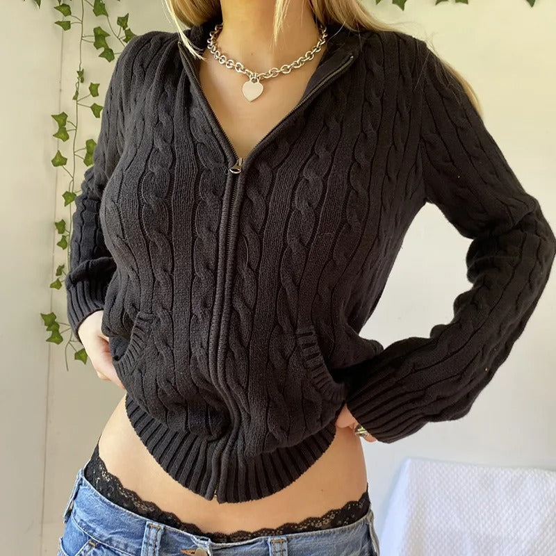 Gemütlicher Kapuzenstrickcardigan mit Knopfleiste vorne