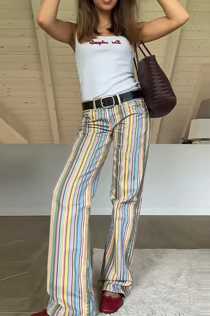 Damen Jeans mit bunten Seitenstreifen und geradem Bein in Seitenansicht