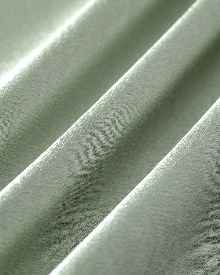 Grünes Maxikleid im A-Linien-Stil mit überkreuzten Trägern