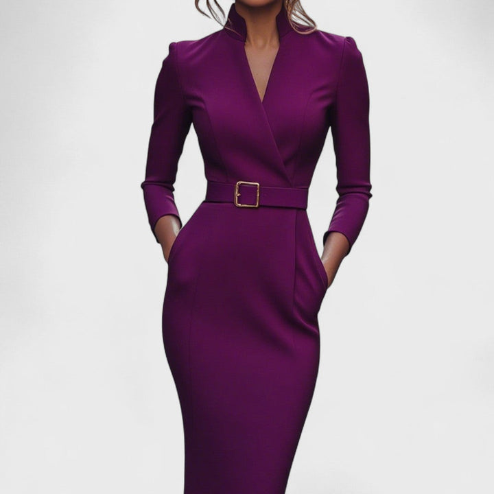 Elegant pencil dress with belt for a sophisticated style