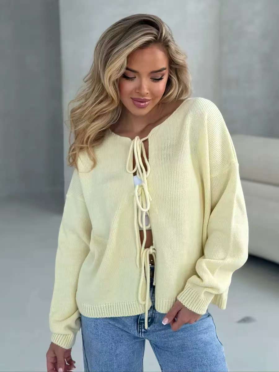 Schicker Kurzstrickjacke mit Schnürung