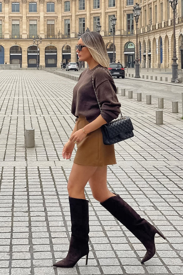 Damen Minirock mit hoher Taille in Khaki, Detailansicht des Stoffes und Schnitts