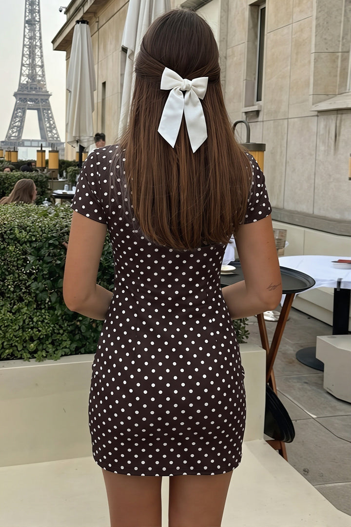 Elegantes Bodycon Minikleid mit Bindeträgern in Rückansicht