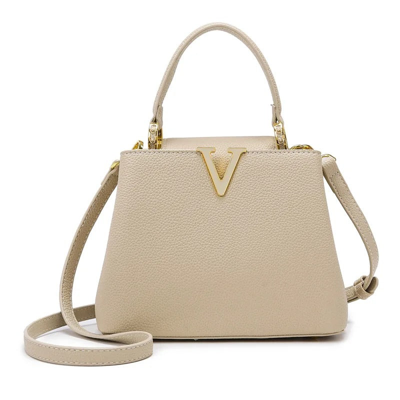 Helviora® | Strukturierte Handtasche mit goldfarbenem V-Detail