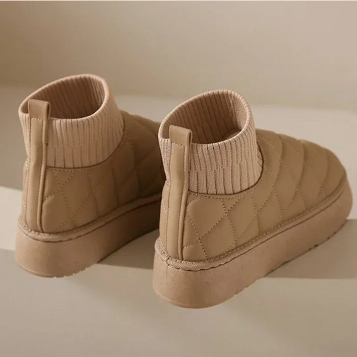 Gemütliche Strick-Socken-Booties mit dicker Sohle und warmer Innenfütterung