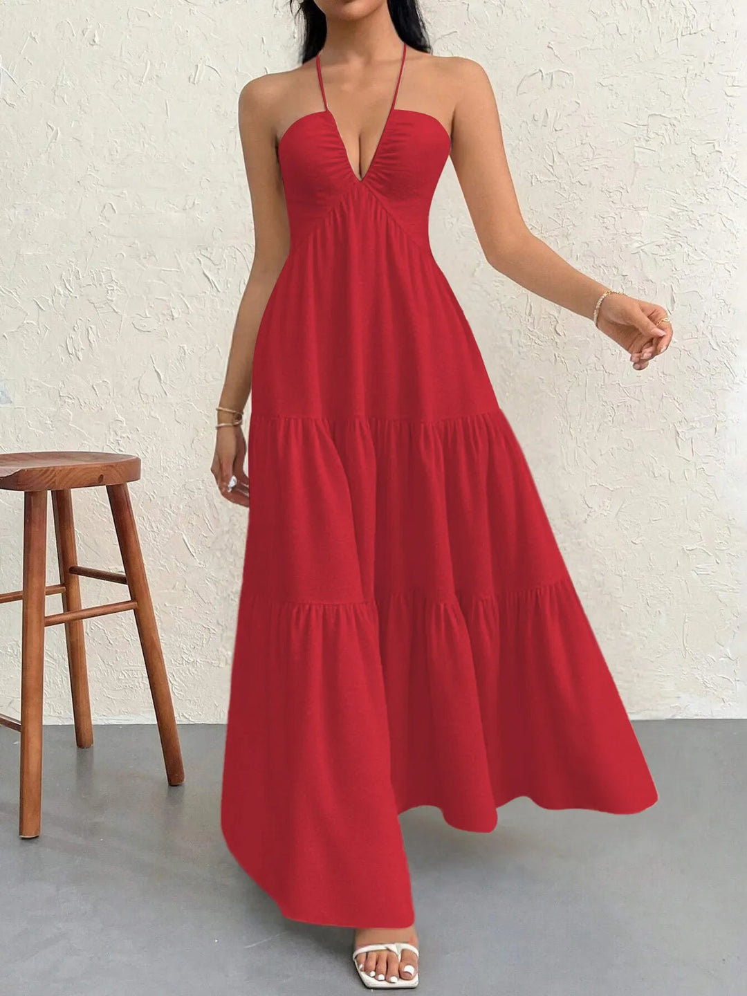 Maxikleid mit Neckholder und Stufen aus transparentem Polyester