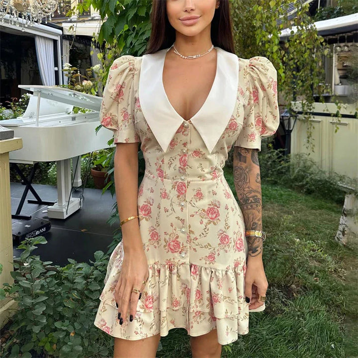Mini-Kleid mit Puffärmeln und Rüschenbesatz