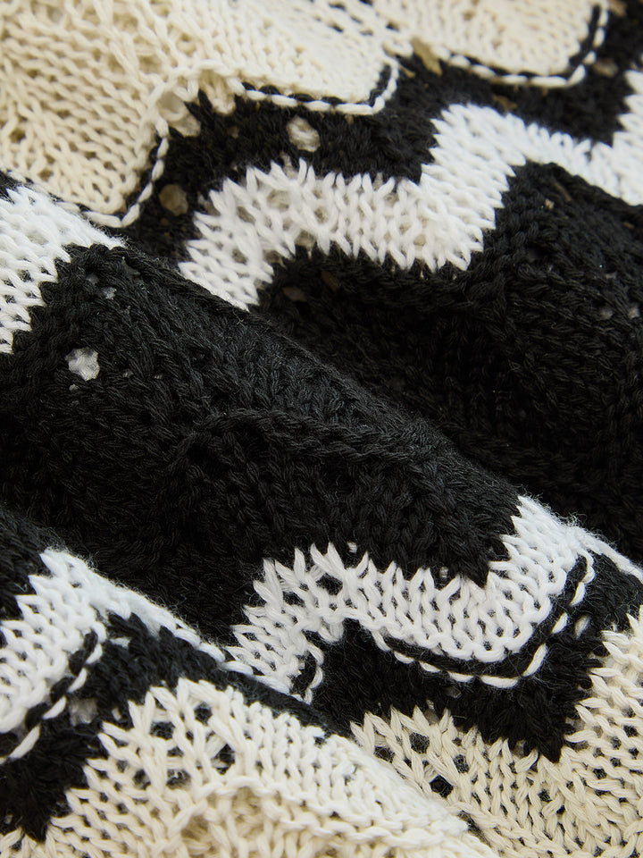 Damen-Strickset mit offen getragenem Cardigan und passenden Shorts
