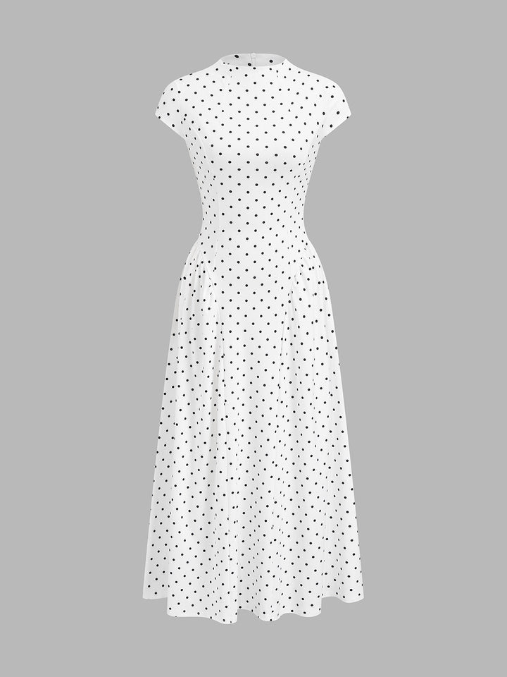 Damen-Maxikleid mit Polka Dots und kurzen Cap-Ärmeln im Detail