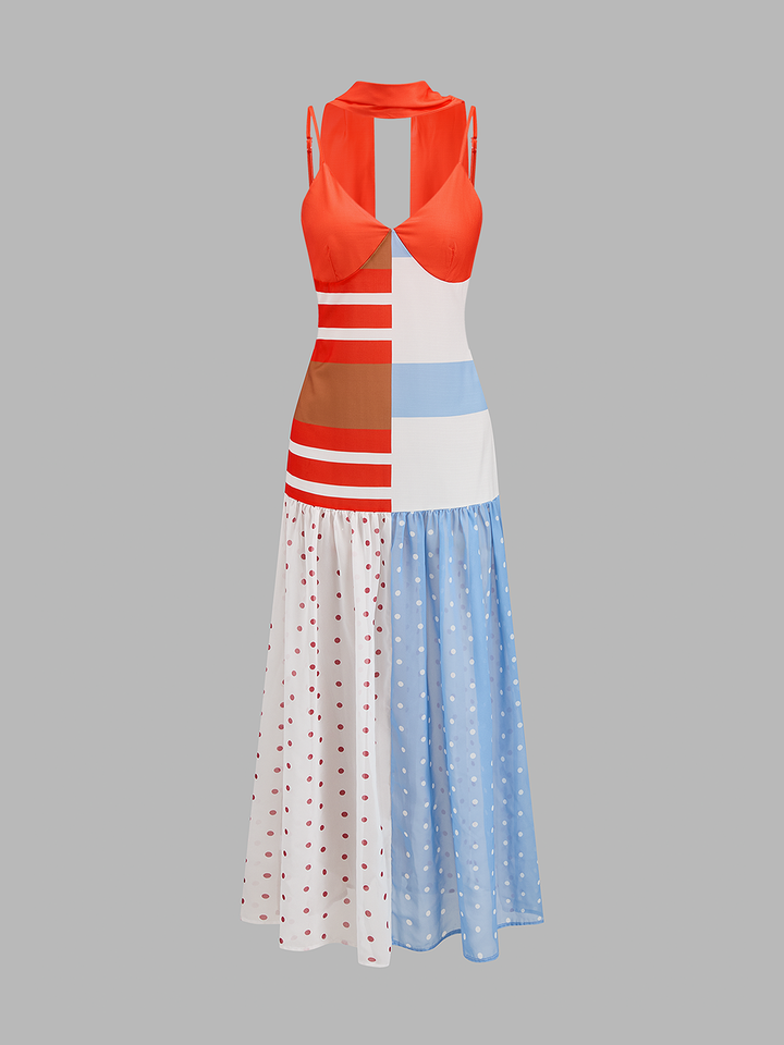 Damenkleid in Midi-Länge mit Polka Dot Print aus schräger Vorderansicht