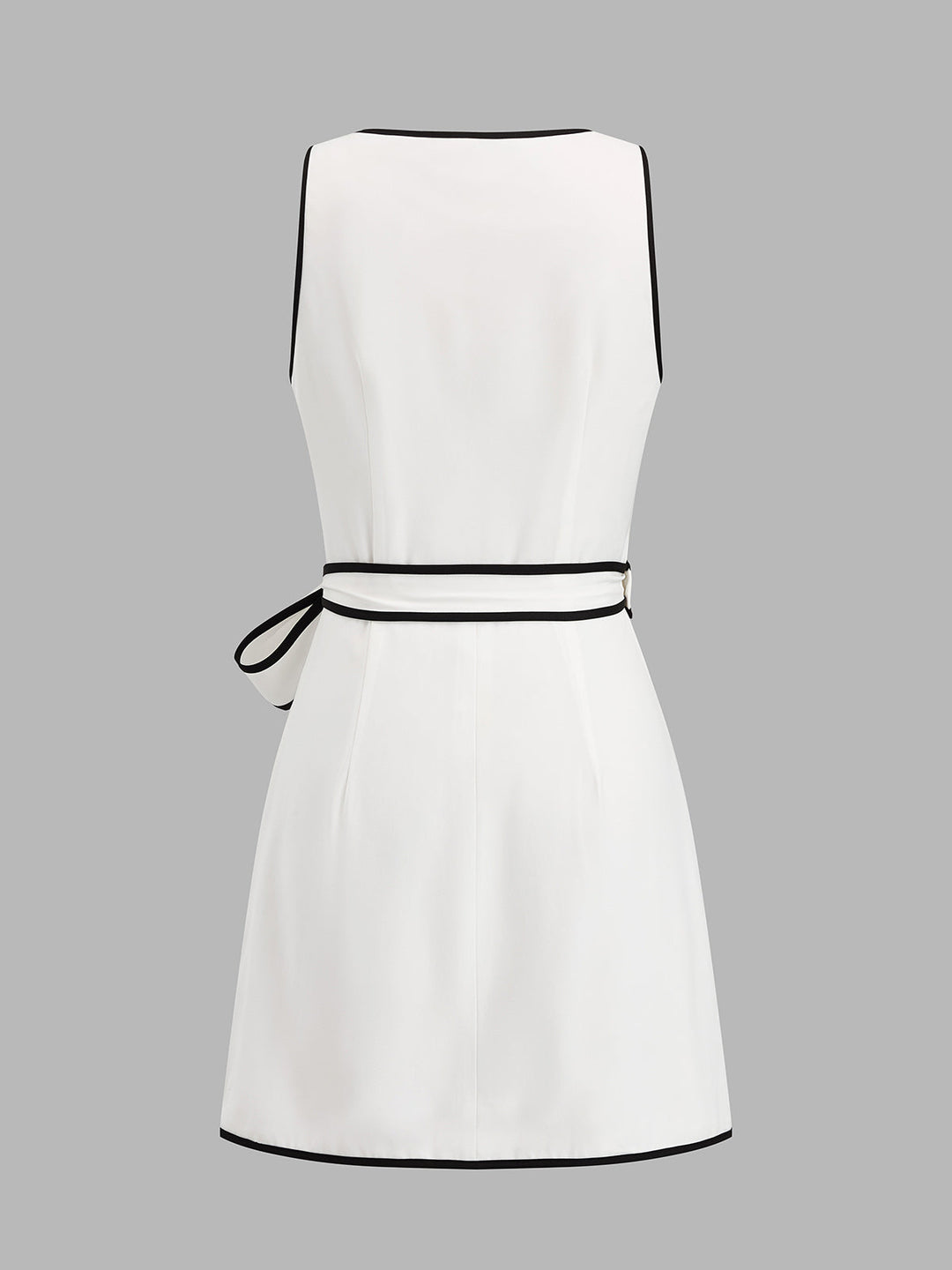 Damen Minikleid ärmellos mit Wickeloptik und Kontrastkante Rückansicht