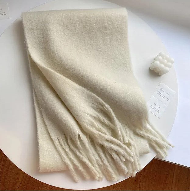 Großer Einfarbiger Winterschal Mit Weicher Textur