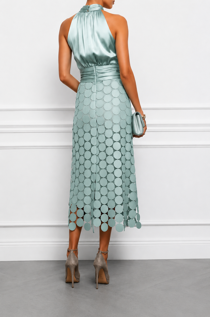 Damen Midikleid mit Halterneck und Midi-Länge in voller Ansicht