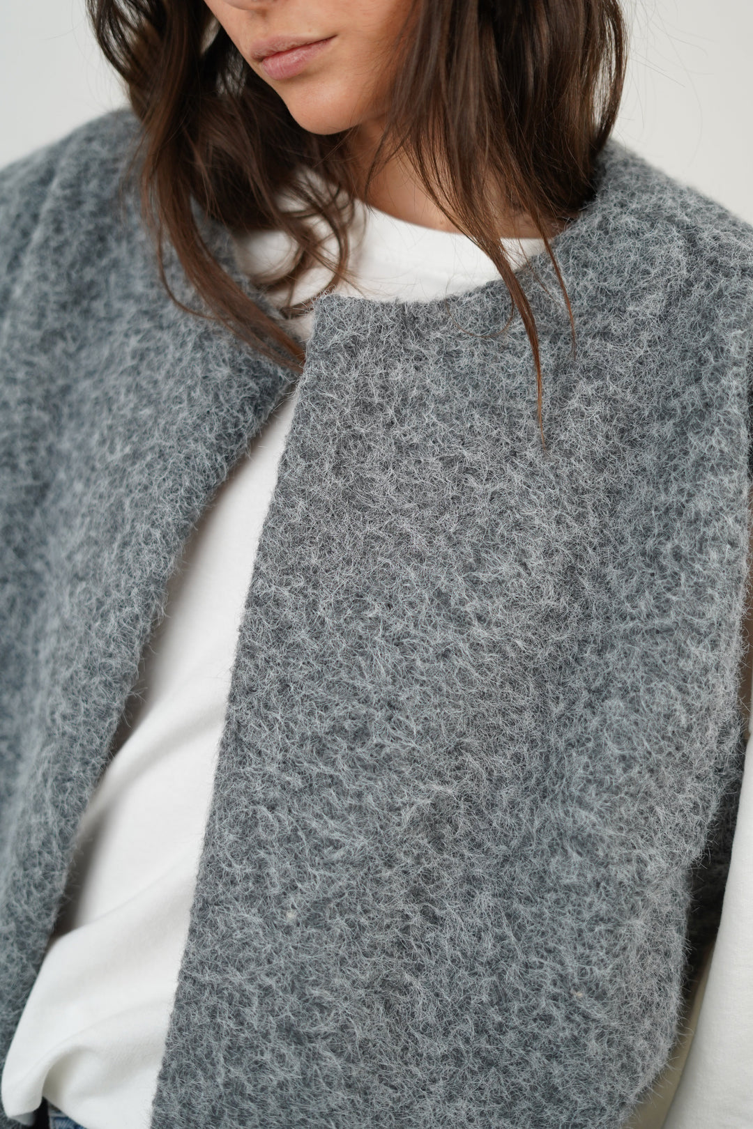Weiche Strickjacke für Damen mit zwei aufgesetzten Taschen