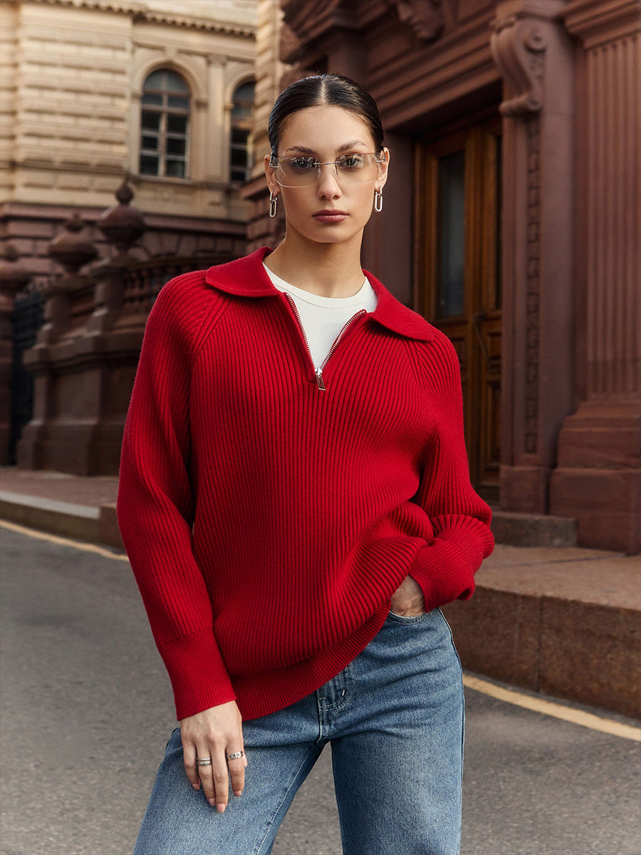 Weicher Feinstrick des Damenpullovers als Detailaufnahme