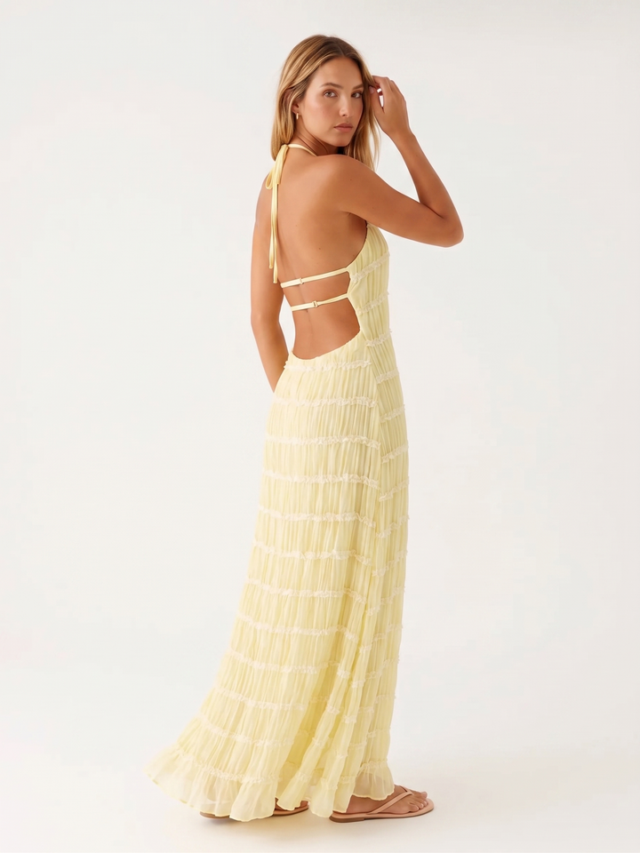 Damen Maxikleid mit Volants in Nahaufnahme des Oberteils
