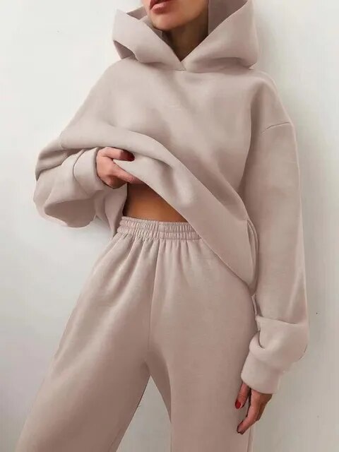 Bequemer Damen-Hoodie mit passender Hose als vielseitiges Set