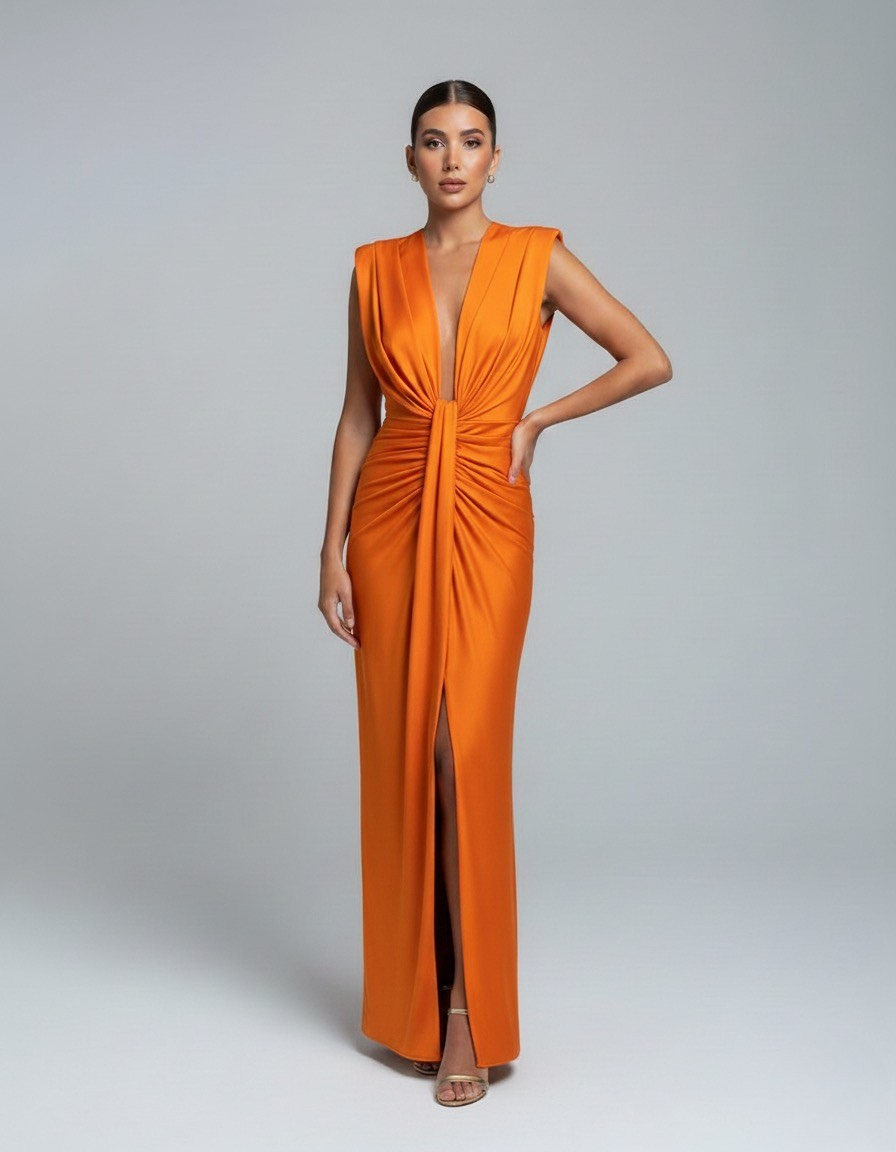 Bodenlanges Kleid mit Schlitz für einen modernen Look