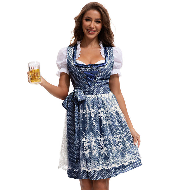 Seitliche Ansicht des Dirndls mit Schnürmieder und Bluse