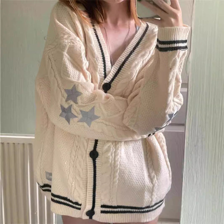 Damen Oversized Cardigan mit Zopfmuster und V-Ausschnitt, Vorderansicht