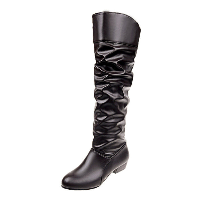 Rückansicht der knielangen Stiefel mit lockerem Schaft