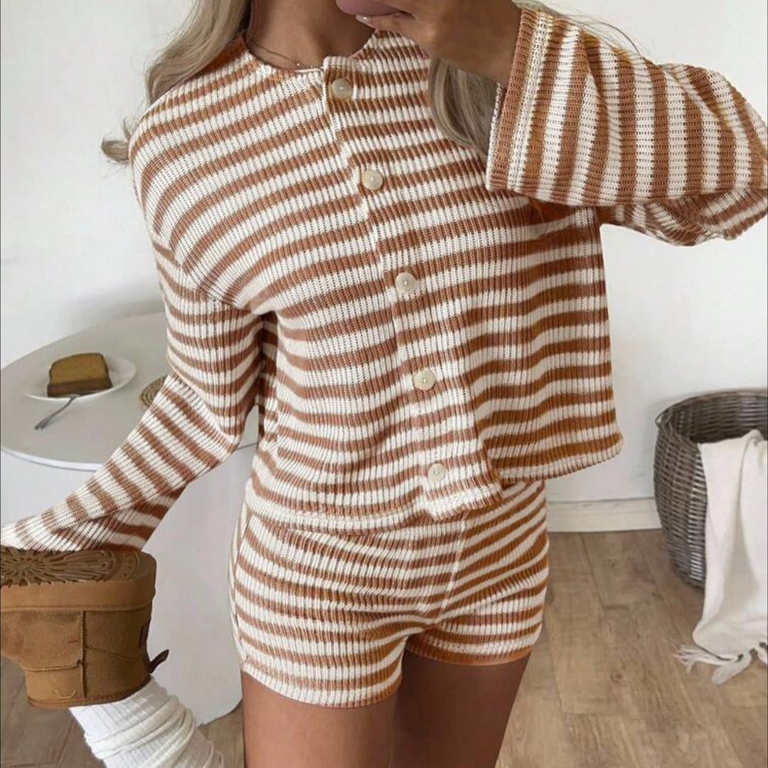 Damen-Rippstrick-Zweiteiler mit Kurzcardigan und taillenhohen Shorts