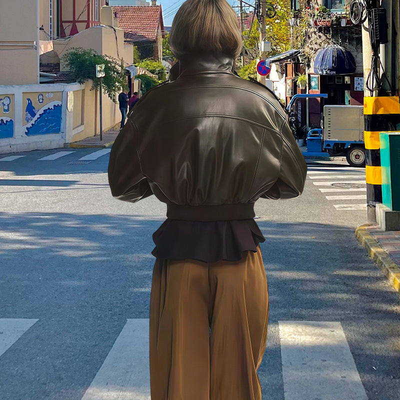 Detailansicht der voluminösen Ärmel an der Damenjacke