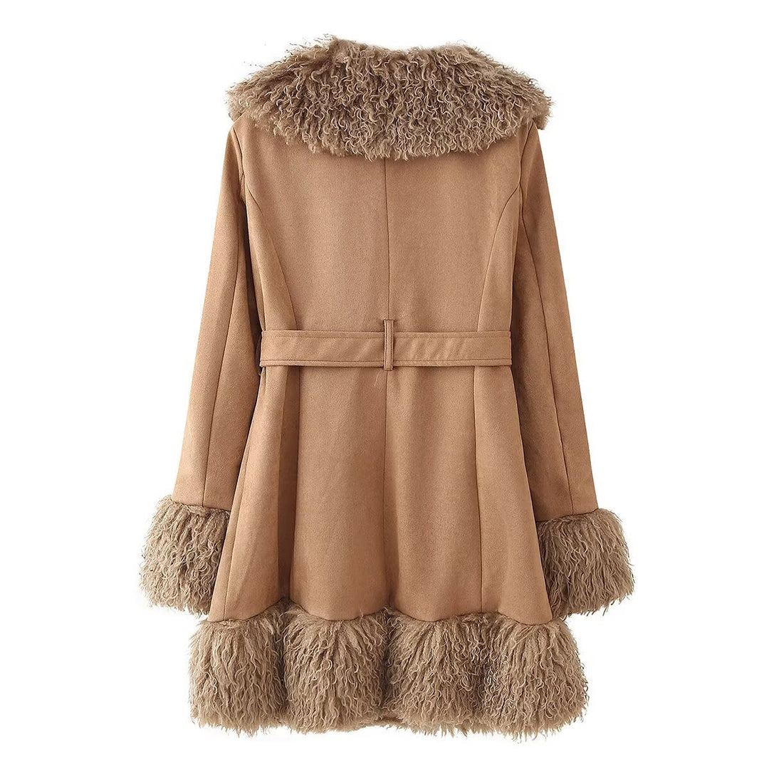 Detailansicht des Taillengürtels an der Damen-Teddyjacke