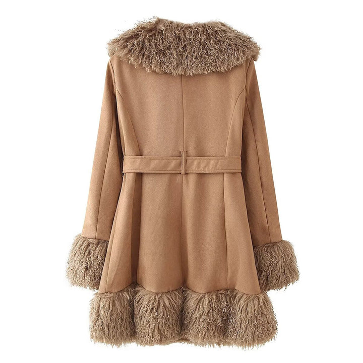 Detailansicht des Taillengürtels an der Damen-Teddyjacke