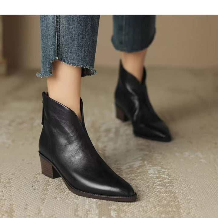 Paar elegante Damen-Chelsea-Stiefeletten für Alltag und Büro