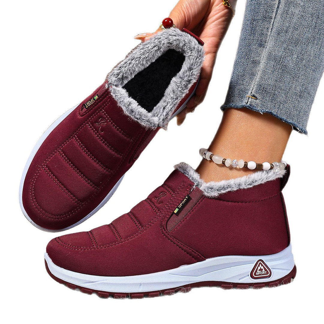Nahaufnahme des warmen Futters im Damen Winter-Sneaker