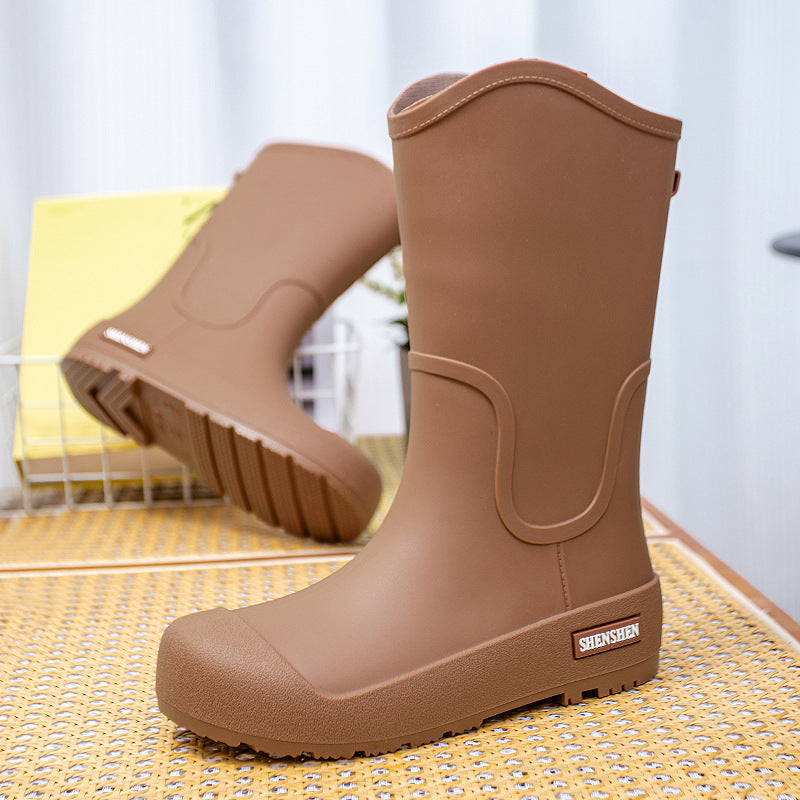 Damenstiefel aus Gummi mit markantem Profil für sicheren Halt