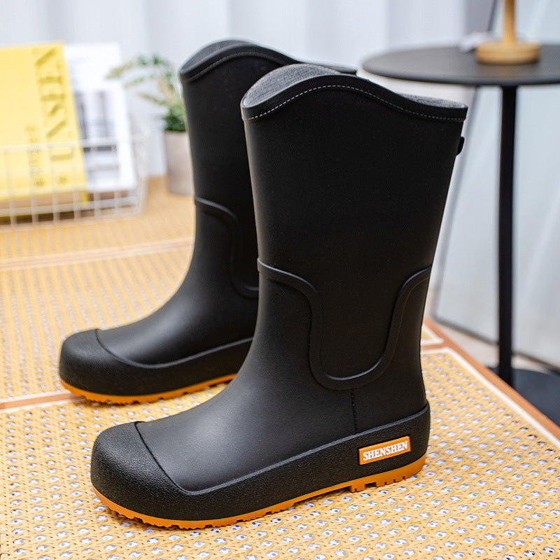 Robuste mittelhohe Gummistiefel mit Profilsohle für den Alltag