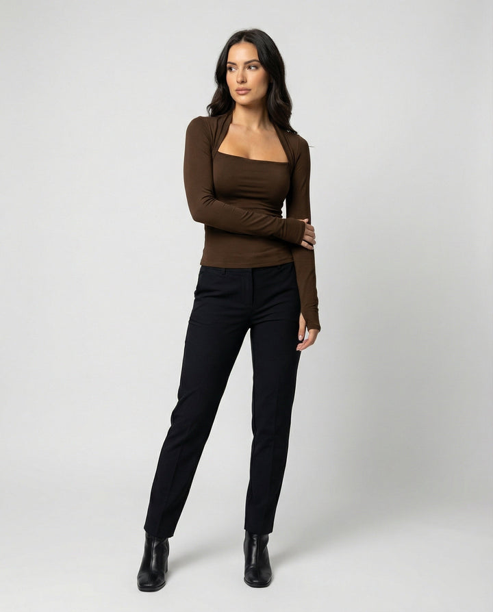 Schwarzes Slim-Fit-Langarmshirt für vielseitige Herbst-Looks