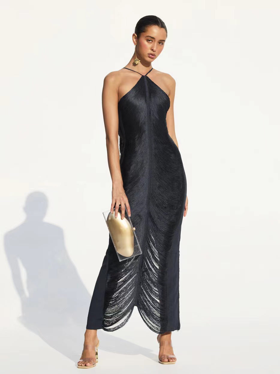 Elegantes Damenlangkleid mit anspruchsvollem Kragen und Schlitz
