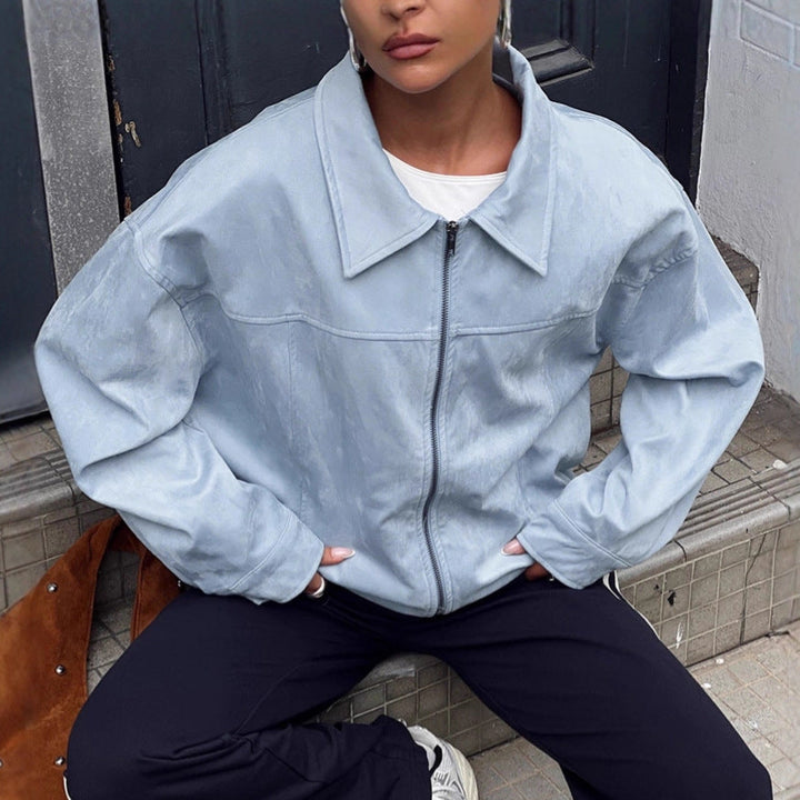Damen-Kunstlederjacke mit klassischem Kragen in der Vorderansicht