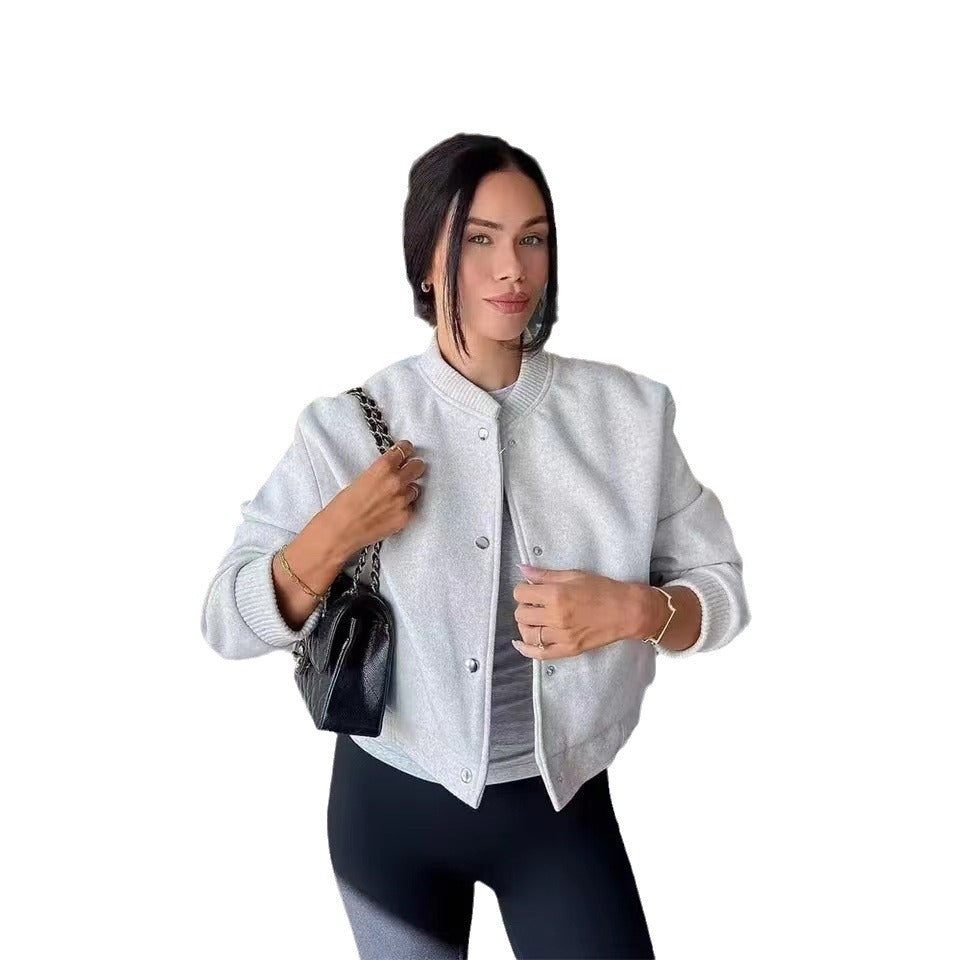 Seitenansicht der Damen-Cropped-Jacke mit kurzem Schnitt